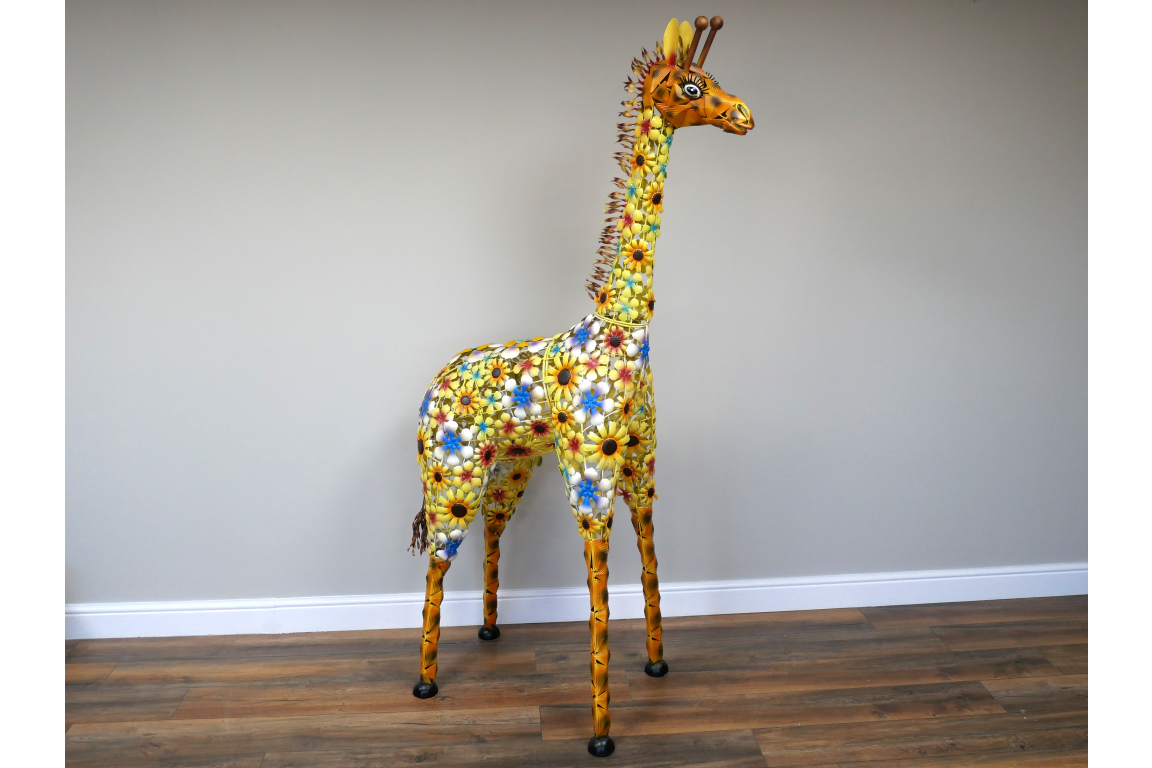 METAL GIRAFFE GARDEN ORNAMENT FLOWER PATTERN 195cm high