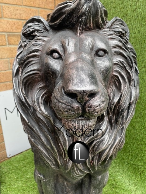 Large sitting Lion Outdoor Ornament