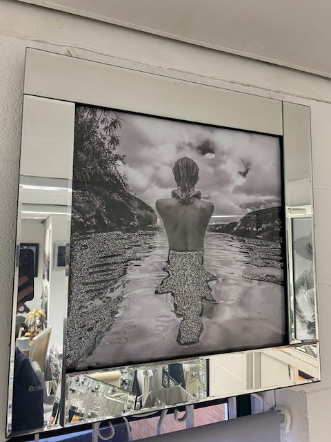 EX DISPLAY Stunning lady in water picture 60x60 cm