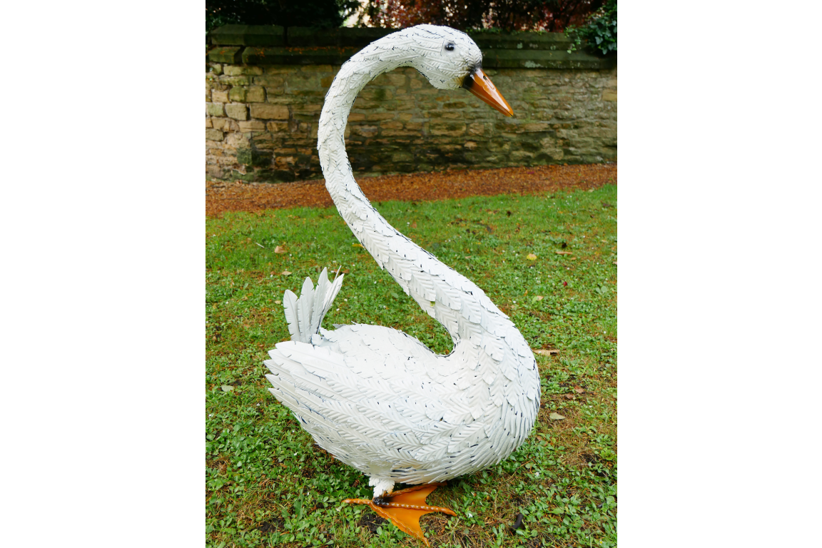 METAL SWAN GARDEN STATUE, LARGE SWAN GARDEN SCULPTURE 100cm high