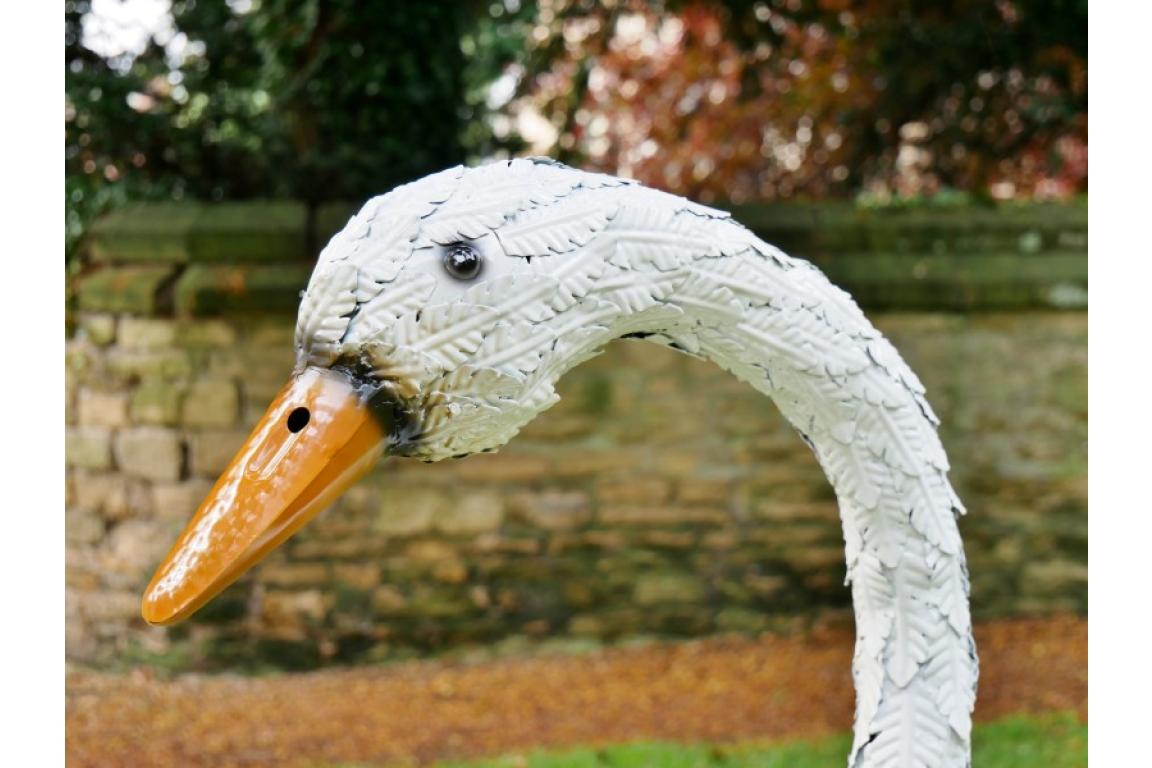 METAL SWAN GARDEN STATUE, LARGE SWAN GARDEN SCULPTURE 100cm high