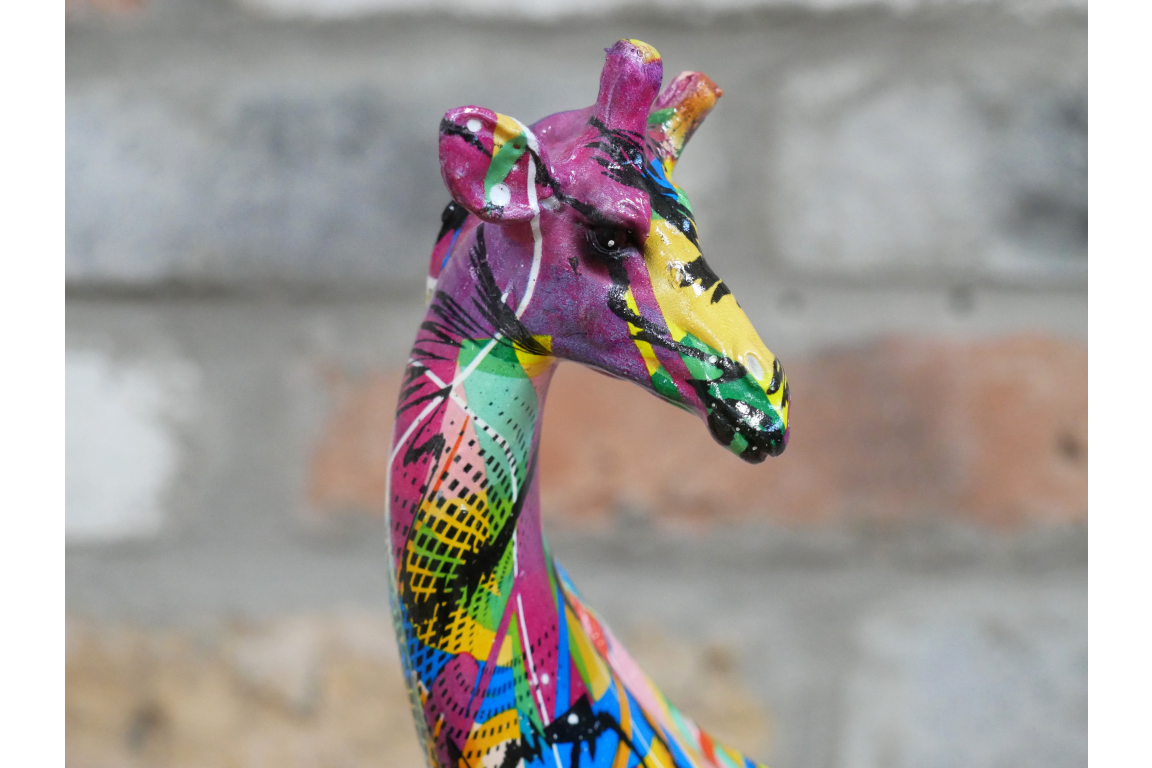 Giraffe ornament, Graffiti painted decorative animal ornament