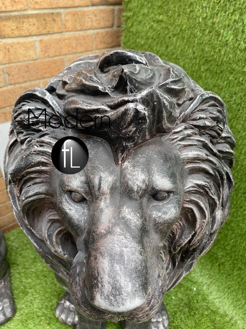 Large sitting Lion Outdoor Ornament