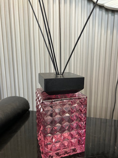 Oud and Bergamot 1000ml Reed Diffuser in square bottle