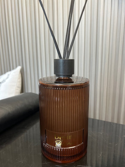 Oud and Bergamot 1000ml Reed Diffuser in round bottle