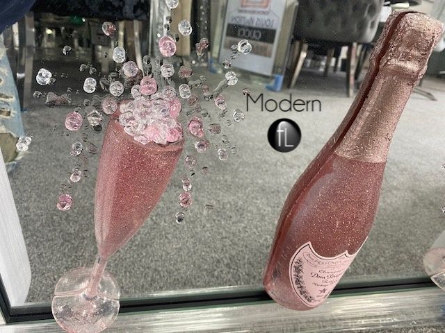 Stunning pink champagne 3D glitter art, champagne flutes in mirrored frame