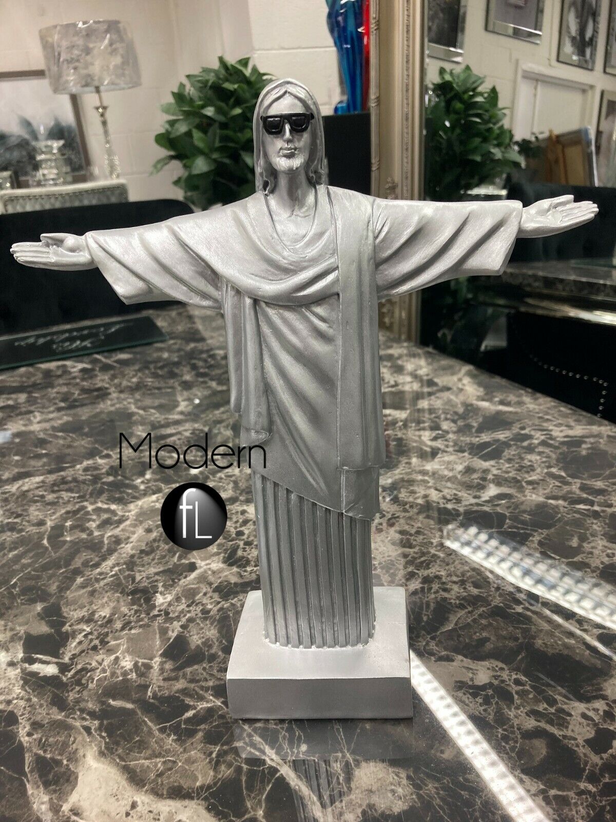 Standing silver cool redeemer statue ornament, silver resin Jesus Christ statue